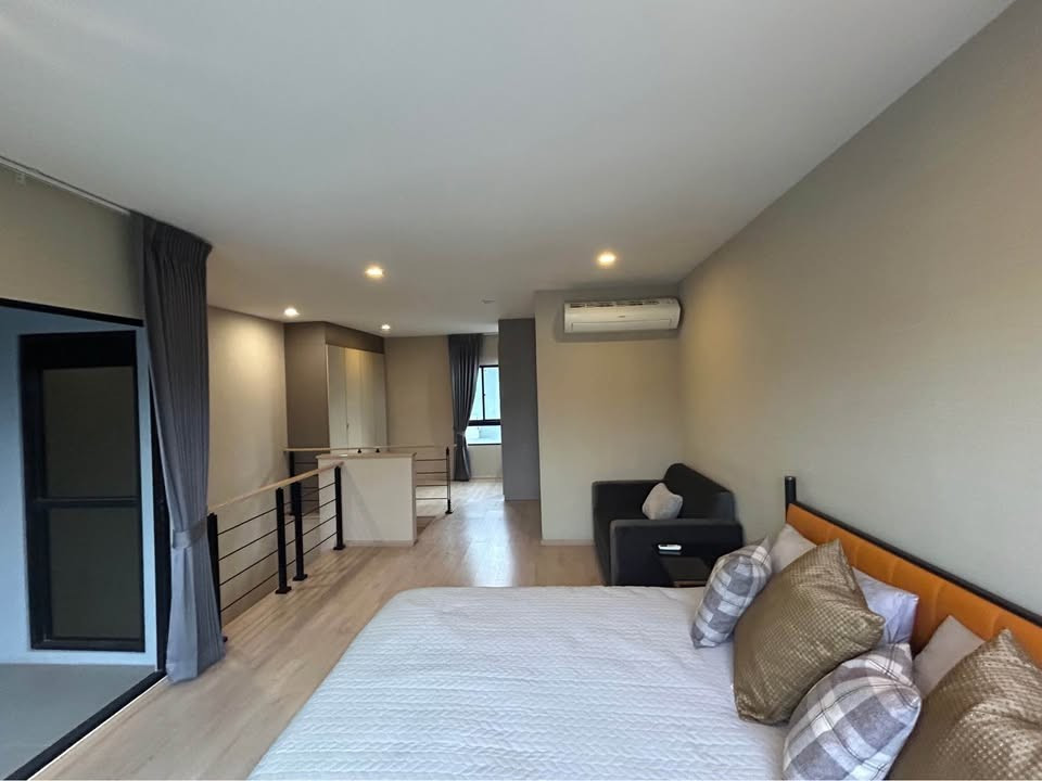 RH061726 Townhome for rent, 3.5 floors, 3 bedrooms, newly renovated at Arden Pattanakarn, Soi Phatthanakan 20. RH061726 Townhome for rent, 3.5 floors, 3 bedrooms, newly renovated at Arden Pattanakarn, Soi Phatthanakan 20.
