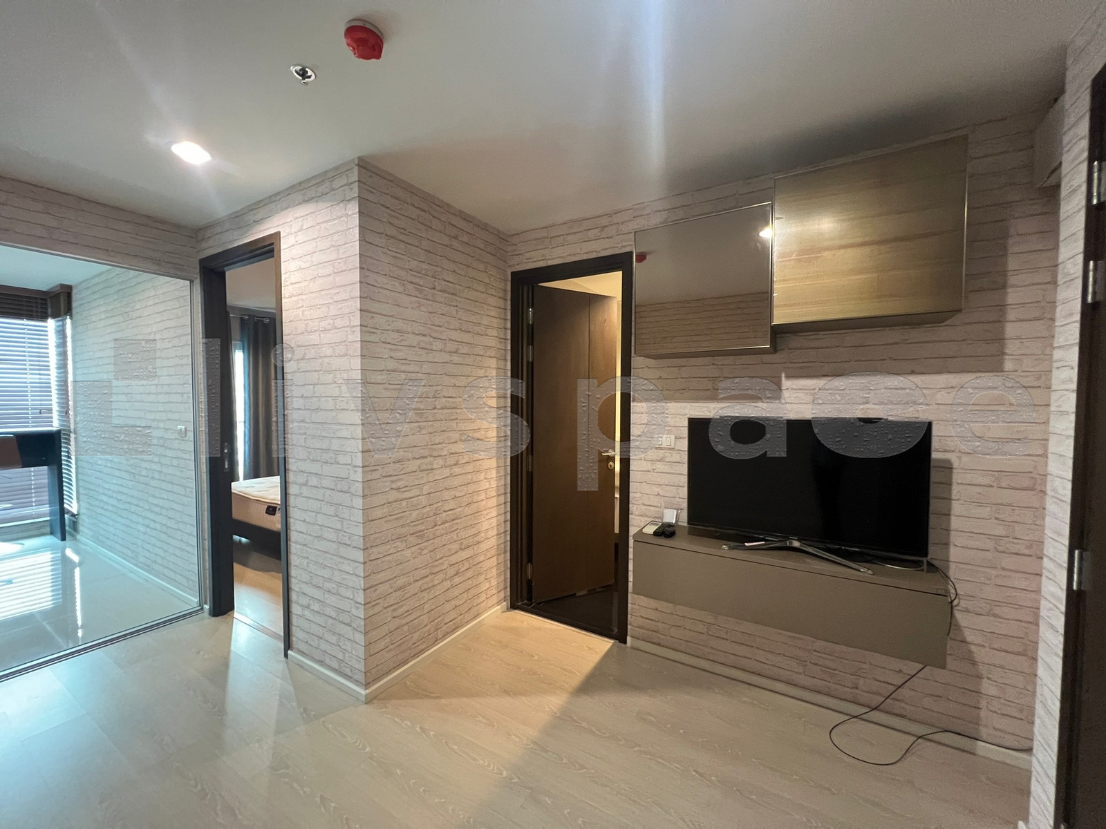 ▚ LK160ツ ขายพร้อมผู้เช่า Rhythm Sathorn-Narathiwas 1 ห้องนอน 1 ห้องน้ำ 38 ตร.ม. ชั้นสูง การันตีราคาดีที่สุดในโครงการ ▚ LK160ツ ขายพร้อมผู้เช่า Rhythm Sathorn-Narathiwas 1 ห้องนอน 1 ห้องน้ำ 38 ตร.ม. ชั้นสูง การันตีราคาดีที่สุดในโครงการ