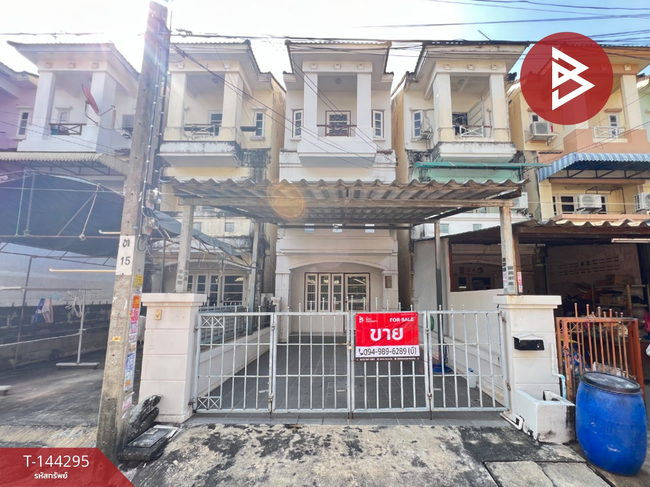 Townhouse for sale Muanon Thani Village, Phutthamonthon Sai 2, Bangkok