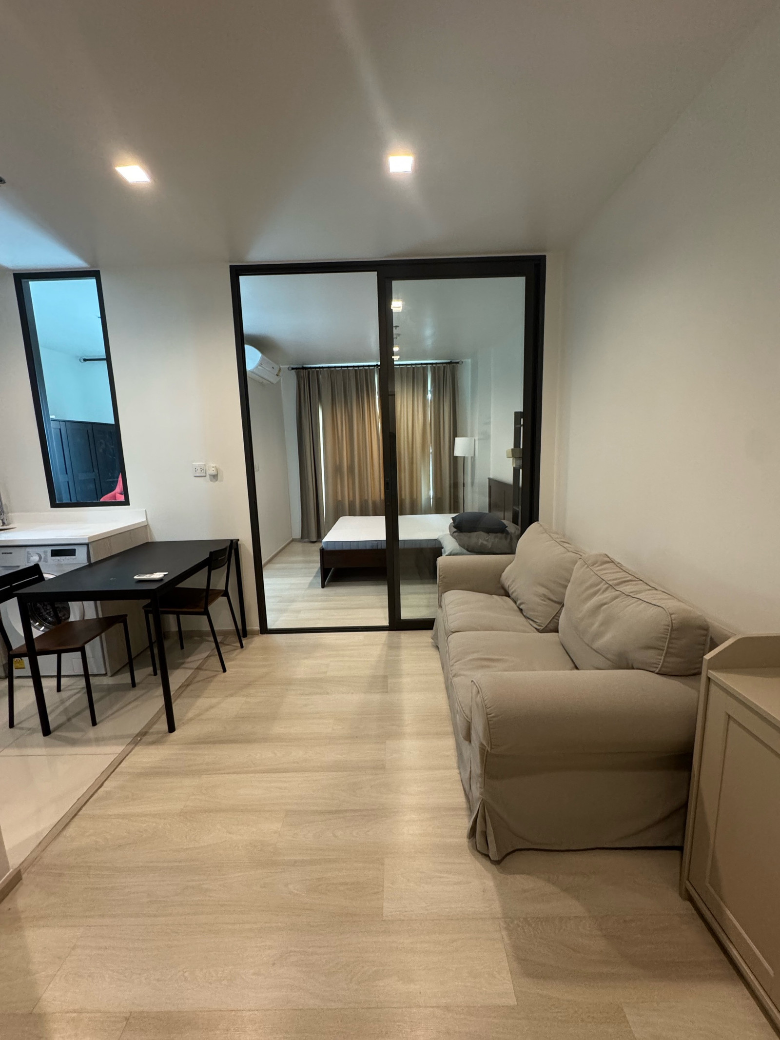 Urgent for rent: Life one wireless, very good price, ready to move in. Urgent for rent: Life one wireless, very good price, ready to move in.