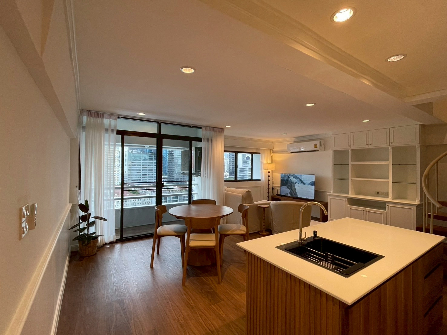 LTH15844 - Spacious Condo for Rent Thonglor | Thonglor Tower | Near BTS Thonglor | 50,000 THB | Spacious Condo for rent Thonglor, Thonglor Tower project, near BTS Thonglor. LTH15844 - Spacious Condo for Rent Thonglor | Thonglor Tower | Near BTS Thonglor | 50,000 THB | Spacious Condo for rent Thonglor, Thonglor Tower project, near BTS Thonglor.