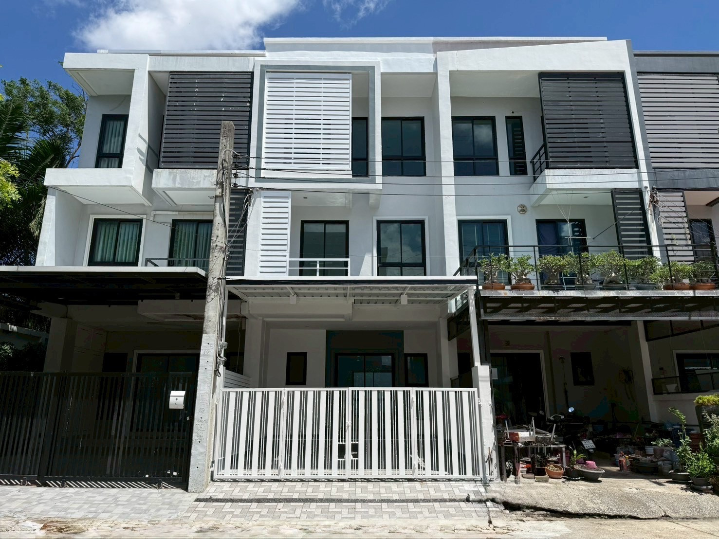ทาวน์โฮม 3 ชั้น 4 ห้องนอน รีโนเวทใหม่โครงการดีติดถนนเทพารักษ์ ใกล้เมกาบางนา ด่วนกาญจนา ทาวน์โฮม 3 ชั้น 4 ห้องนอน รีโนเวทใหม่โครงการดีติดถนนเทพารักษ์ ใกล้เมกาบางนา ด่วนกาญจนา