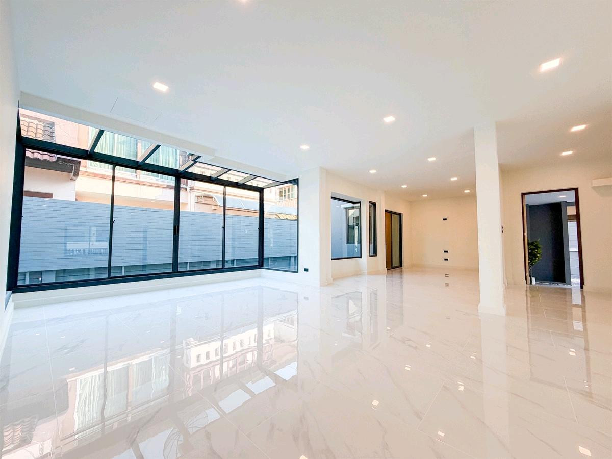 💫ขาย บ้านเดี่ยว ลัดดารมย์ ปิ่นเกล้า💫
🏡บ้านเดี่ยวหลังมุมไซส์ใหญ่ ติดถนนกาญจนาภิเษก รีโนเวทใหม่ทั้งหลัง พร้อมอยู่

✨รีโนเวทใหม่ทั้งหลัง พร้อมอยู่
✨บ้านหลังมุม เป็นส่วนตัว
✨ติดถนนใหญ่กาญจนาภิเษก เดินทางสะดวก
✨เข้าเมืองสะดวก ใกล้ทางด่วนศรีรัช
✨เหมาะสำหรับค – รูปที่ 4