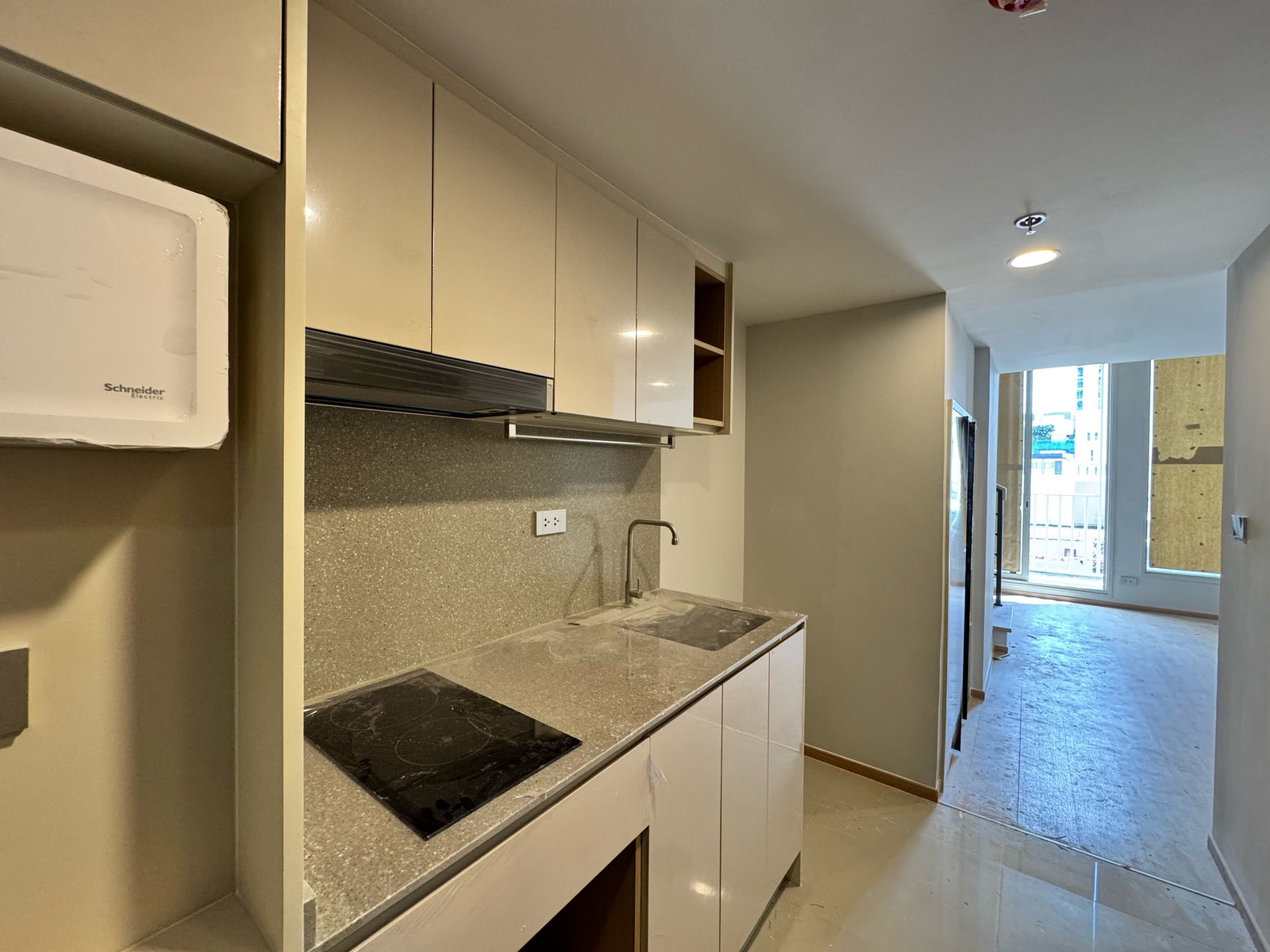 🚨 This price is the last room! Anyone looking for a condo near Chula must hurry. 1Bed 38sq.m. 6.8mb.
Tel/Line : 064-642-8664🔥