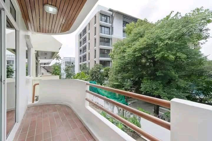 ให้เช่าบ้านเดี่ยว 5 ห้องนอน ใกล้เอ็มโพเรียม เทอร์มิเนชั่นแนล 21 อโศก สุขุมวิท 31 และสถานี BTS พร้อมพงษ์

พื้นที่ 350-400 ตร.ม. 5 ห้องนอน 5 ห้องน้ำ กล้องวงจรปิด สวนเล็ก ที่จอดรถ 2-3 คัน ห้องแม่บ้าน

ราคา 120,000 บาท/เดือน 

เงินมัดจำ 2 เดือน + ค่าเช่าล่วงห – รูปที่ 2