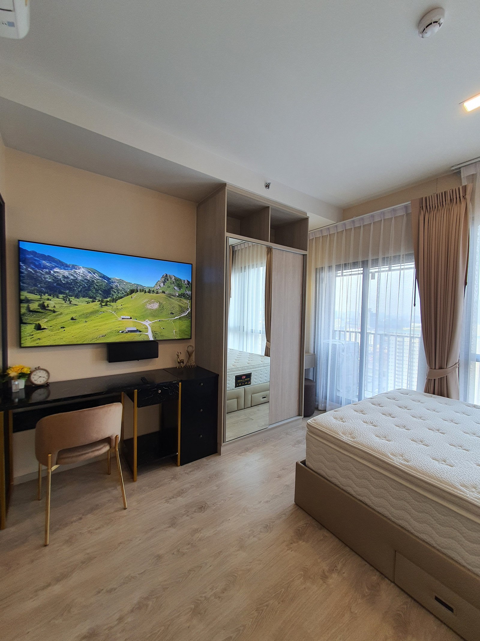 คอนโดให้เช่า ห้องพร้อมอยู่ ใกล้รถไฟฟ้าประมาณ 350 ม. คอนโดให้เช่า ห้องพร้อมอยู่ ใกล้รถไฟฟ้าประมาณ 350 ม.