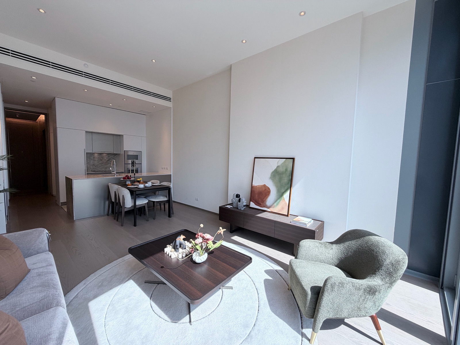 🌳Luxury Begins with Timeless Design. For those who love European style decoration. And look for a condo that feels like a luxury home. On the Lang Suan location 🌳Luxury Begins with Timeless Design. For those who love European style decoration. And look for a condo that feels like a luxury home. On the Lang Suan location