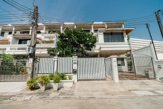 ด่วน ‼️ ขาย 12.9 ล้าน ได้บ้าน 3 ห้องนอน ใจกลางสุขุมวิท 101/1. ด่วน ‼️ ขาย 12.9 ล้าน ได้บ้าน 3 ห้องนอน ใจกลางสุขุมวิท 101/1.