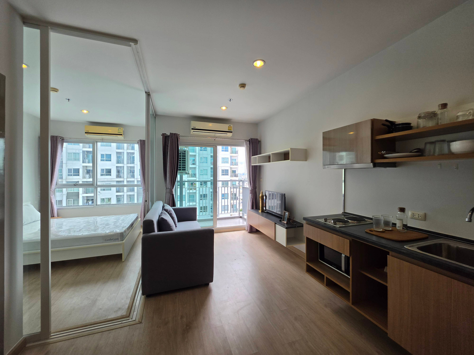 Newly renovated room Beautiful, complete, ready to move in, corner room, 24th floor, beautiful view. Newly renovated room Beautiful, complete, ready to move in, corner room, 24th floor, beautiful view.