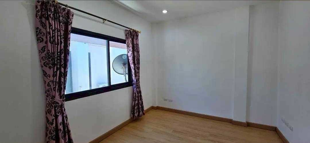 ให้เช่า Townhome สารินวิซสุขุมวิท 107 🚇🧑🏼‍🎄💯位於Sarin Wiz Sukhumvit 107 的聯排別墅出租。 – รูปที่ 3