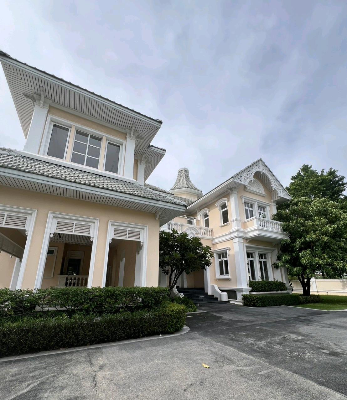 (Urgent sale) Luxury village The Royal Residence Kaset-Nawamin. (Urgent sale) Luxury village The Royal Residence Kaset-Nawamin.