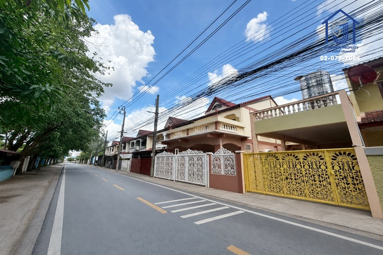 ขายทาวน์โฮม 2 ชั้น ซอยนวมินทร์ 111 บ้านรีโนเวทใหม่ 33 ตร.ว. ใกล้ทางด่วนเอกมัย-รามอินทรา ขายทาวน์โฮม 2 ชั้น ซอยนวมินทร์ 111 บ้านรีโนเวทใหม่ 33 ตร.ว. ใกล้ทางด่วนเอกมัย-รามอินทรา