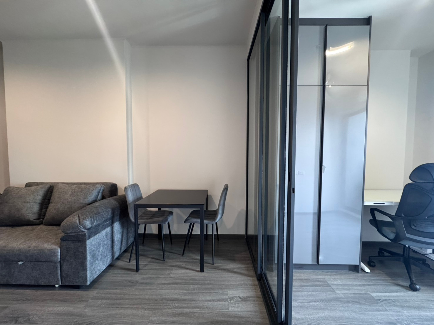 FOR RENT 1 Bedroom Plus Ideo Sukhumvit Rama 4 size 45 sq.m. near BTS 350 m. Fully Furnished ONLY 35,000 THB / month FOR RENT 1 Bedroom Plus Ideo Sukhumvit Rama 4 size 45 sq.m. near BTS 350 m. Fully Furnished ONLY 35,000 THB / month