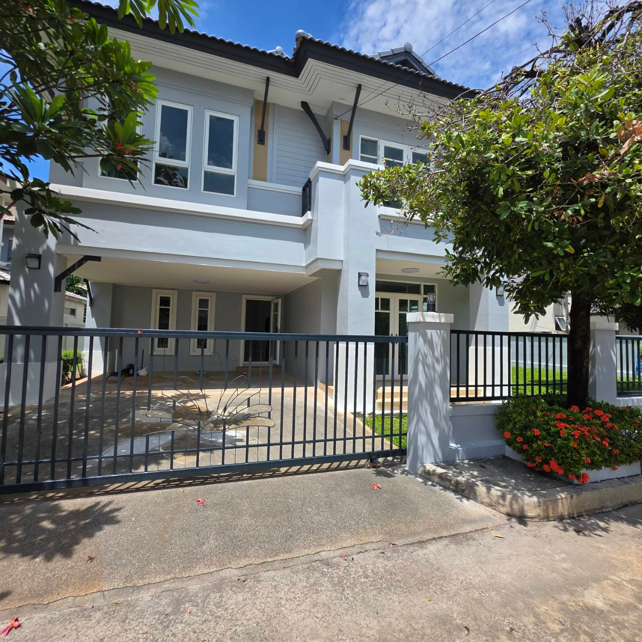 House for sale/rent Ananda Sport Life Village, Soi King Kaew 19 -Renovate the whole house. House for sale/rent Ananda Sport Life Village, Soi King Kaew 19 -Renovate the whole house.