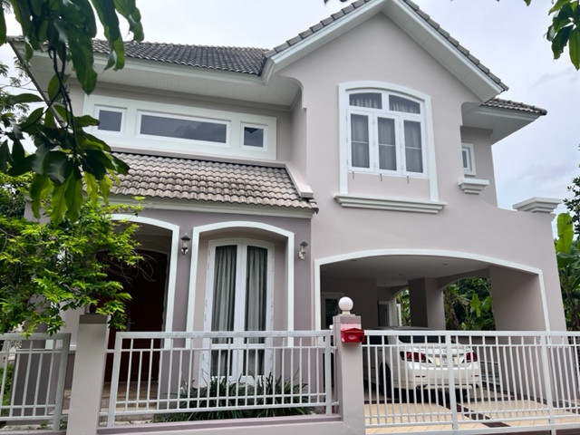 Single house for sale, area 135 sq m, corner unit in the Panchasap Park Pinklao project on Borommaratchachonnani Road, with 2 ways to enter and exit.