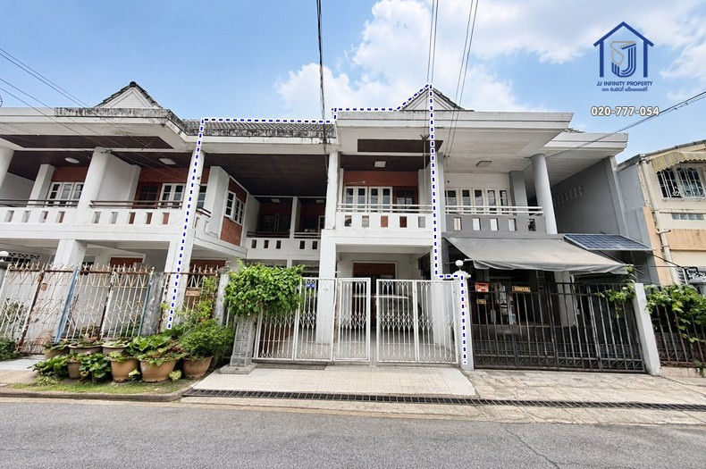2-story townhouse for sale, Bodinthraraksa Village 4, Khubon Road 27, Intersection 25, near the Pink Line MRT.
