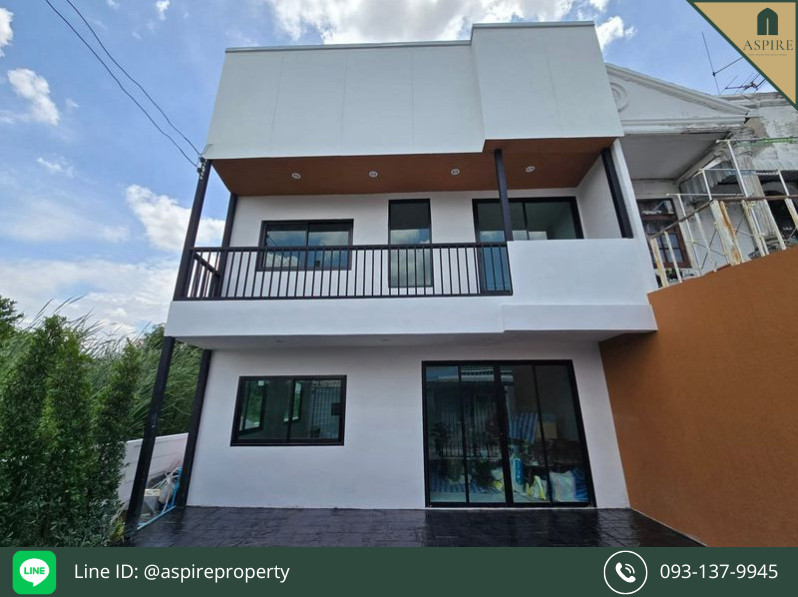 [ขาย] บ้านทาวน์เฮาส์ หลังมุม รีโนเวทใหม่ พร้อมเข้าอยู่ได้ทันที ห่างจากสถานีรถไฟฟ้า BTS บางจากเพียง 3 กิโลเมตร