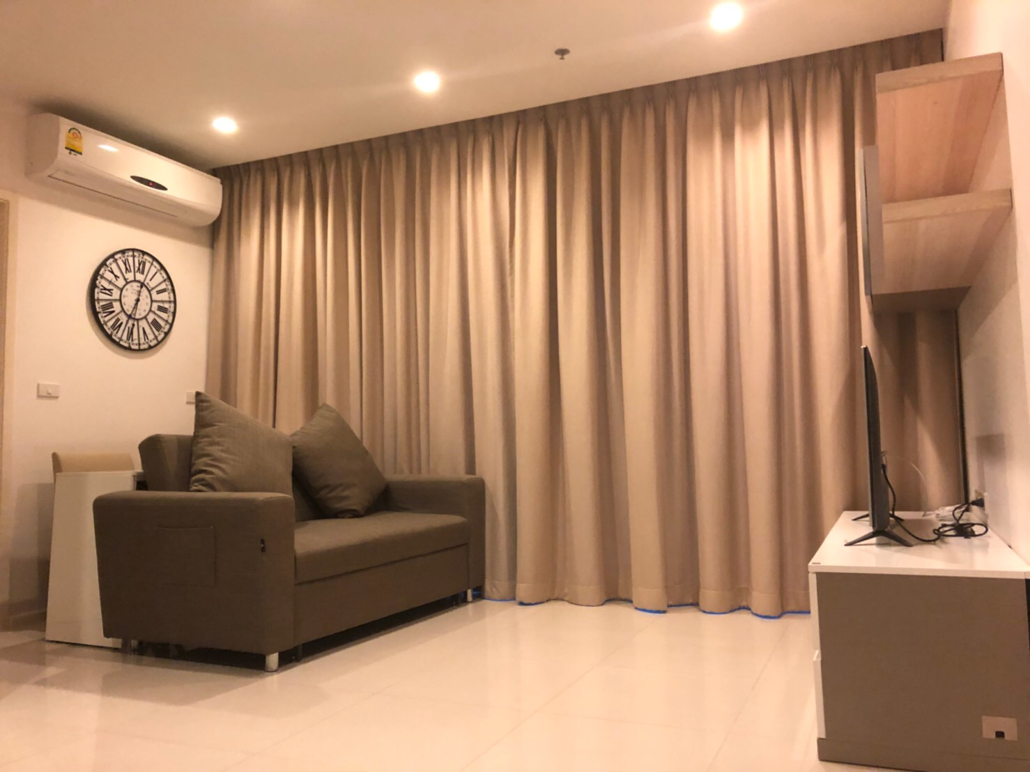 Condo for sale: Quinn Ratchada 17, one bedroom, 48 sq m, high floor, swimming pool view. Condo for sale: Quinn Ratchada 17, one bedroom, 48 sq m, high floor, swimming pool view.