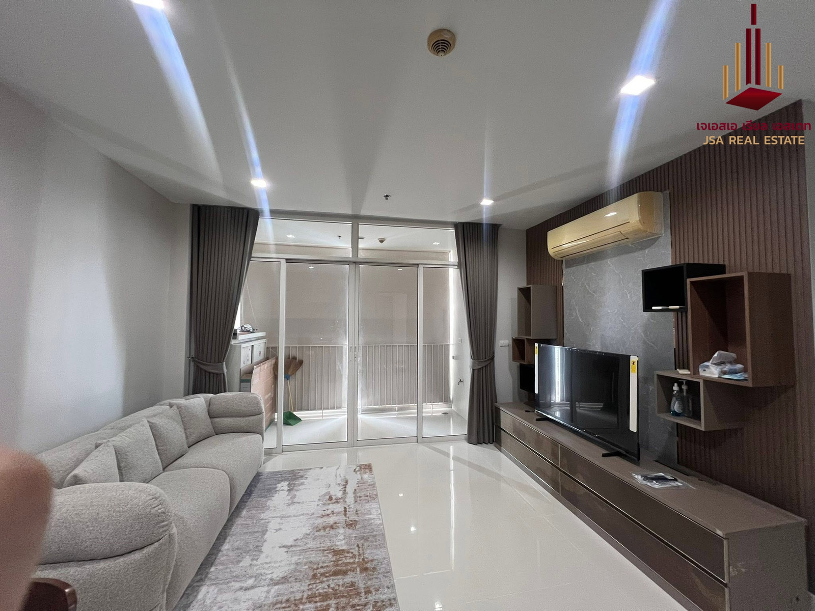 ✨ For Rent: Ideo Verve Ratchaprarop Condo ✨  💰 Only 35,000 THB/month