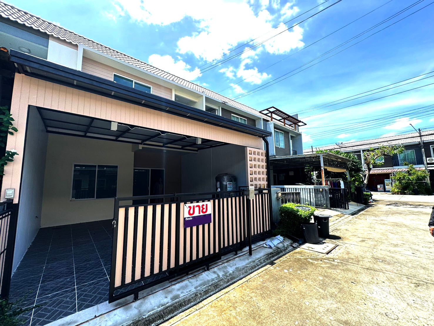 ข้าราชการอยากมีบ้าน เรามีบ้านดีๆตกแต่งสวยๆ มาแนะนำ 2 หลัง ที่ เดอะ คัลเลอร์ส  ใกล้ถนนสไวประชาราษฎร์ ลำลูกกา – รูปที่ 2