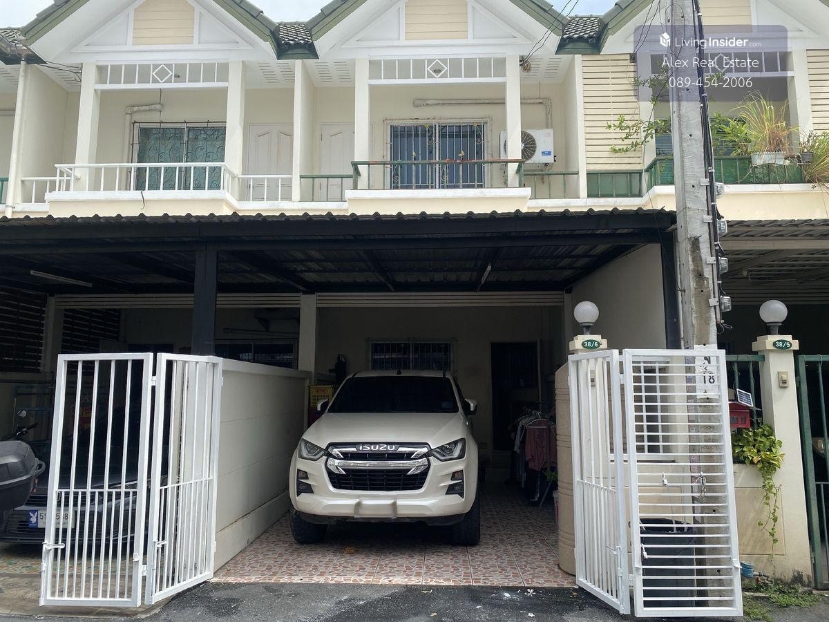 95938 - For sale! 2-story townhouse near BTS Lat Phrao 101 station.
