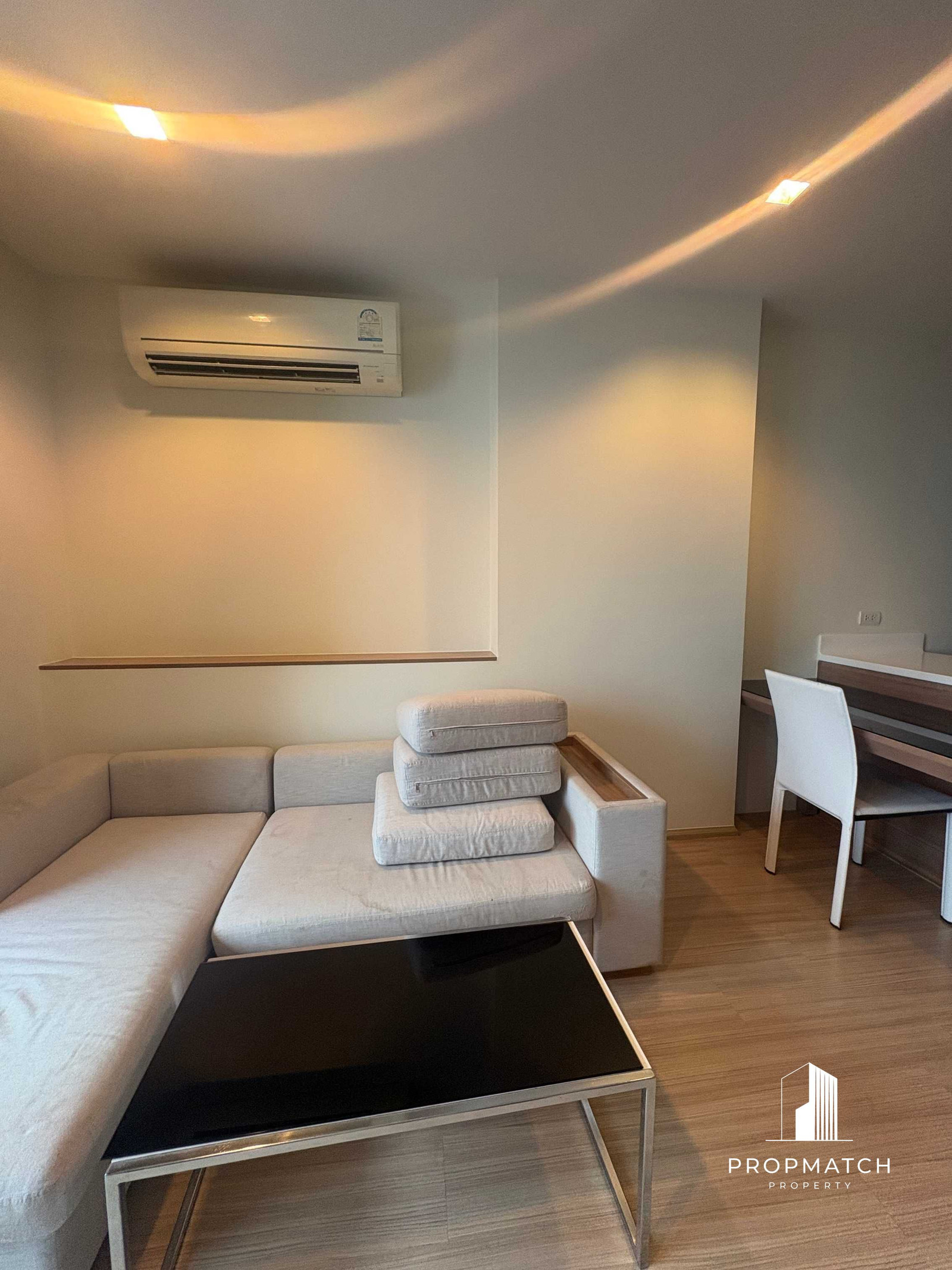 ✨Flash Deal ✨RHYTHM Ratchada - Huaikhwang (1Bed 1Bath 46SQM.) ready to move in! Only 22,000 baht per month Tel.0981315848 @propmatch