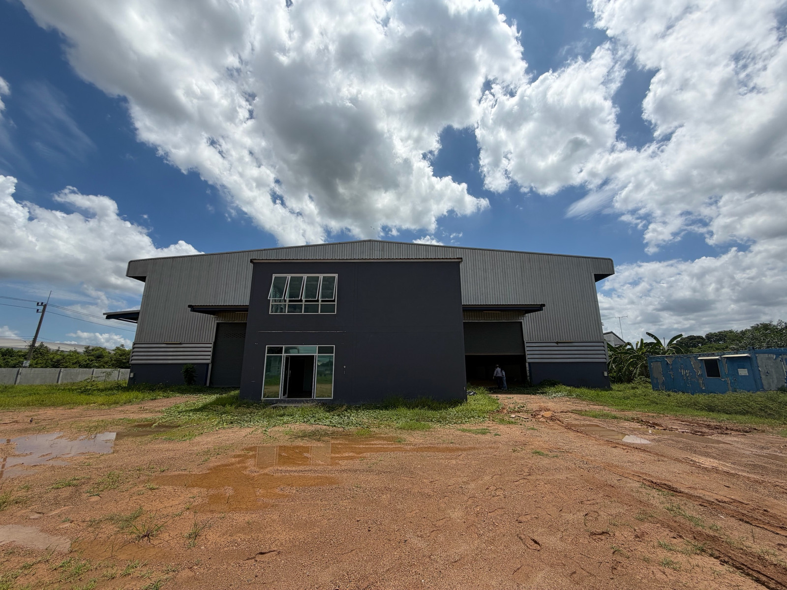 Large warehouse for rent Newly built, can support a weight of 5 tons/sq m. Nong Khae, Saraburi Large warehouse for rent Newly built, can support a weight of 5 tons/sq m. Nong Khae, Saraburi