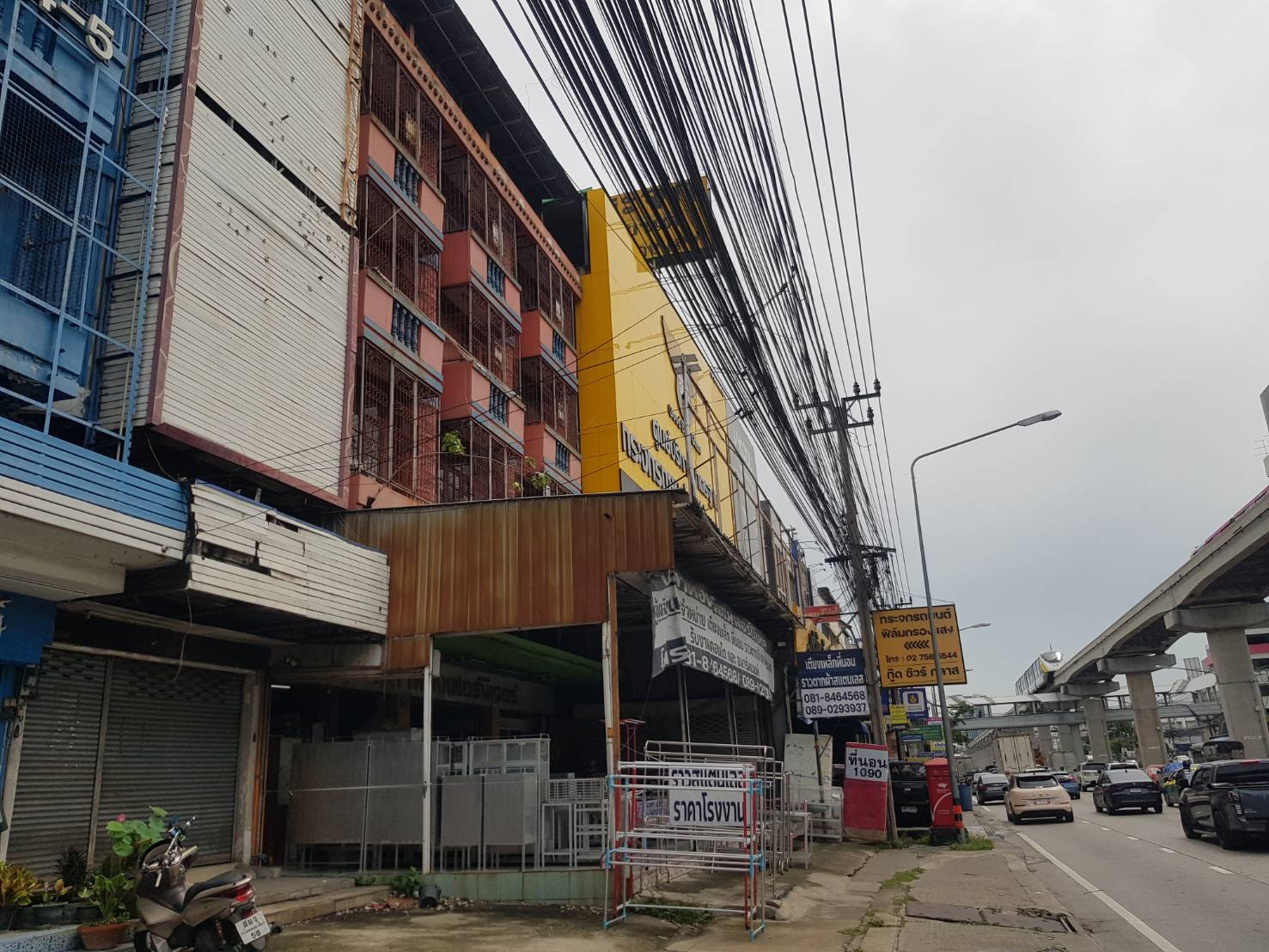 ขายอาคารพาณิชย์ 5 ชั้น ทำเลทองติดรถไฟฟ้า ริมถนนใหญ่ศรีนครินทร์ (ตรงข้าม Foodland) – รูปที่ 3