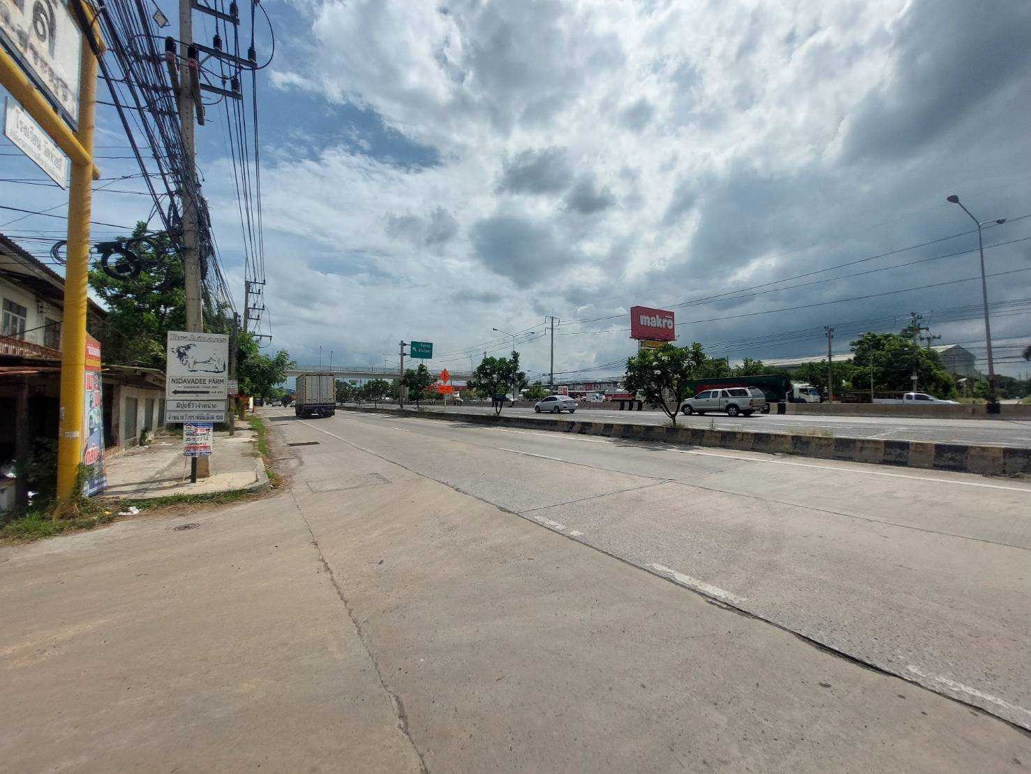 Land for sale, just 400 meters from Mittraphap Road, on the way into Bangkok. It is a famous business center in Saraburi Province. – รูปที่ 3