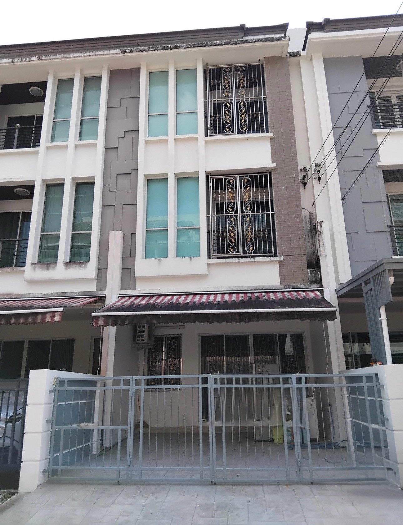 💰 Best price for rent in the project Baan Klang Muang Sathorn-Taksin 2: only 28,000 baht/month! (Let me tell you, this price with an area this size, close to the BTS) 💰 Best price for rent in the project Baan Klang Muang Sathorn-Taksin 2: only 28,000 baht/month! (Let me tell you, this price with an area this size, close to the BTS)