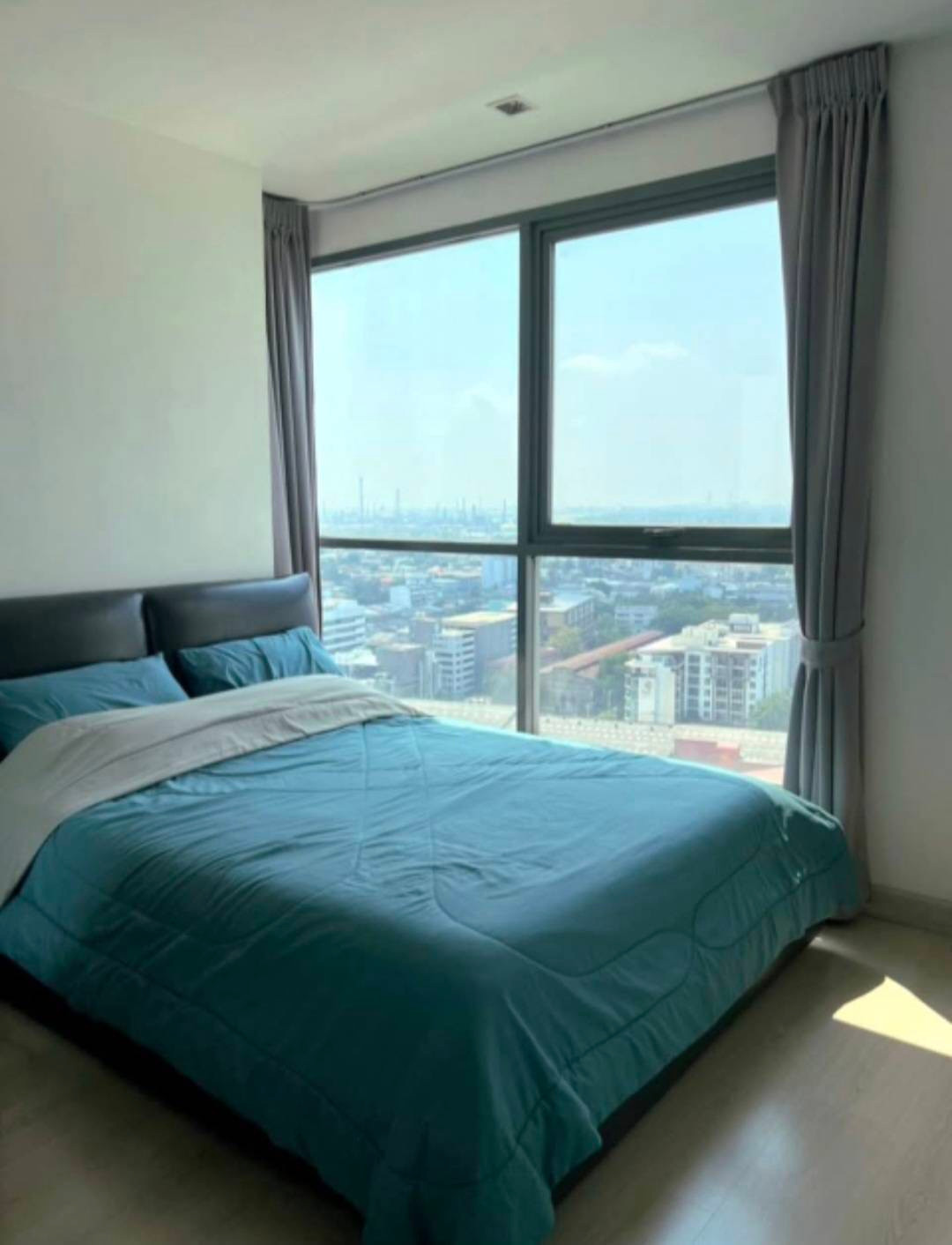 High floor, open view Parking for two cars, good location near BTS On Nut / Ideo Mobi Sukhumvit 81 2 Bed 43 sq.m. Call 0937890899 High floor, open view Parking for two cars, good location near BTS On Nut / Ideo Mobi Sukhumvit 81 2 Bed 43 sq.m. Call 0937890899