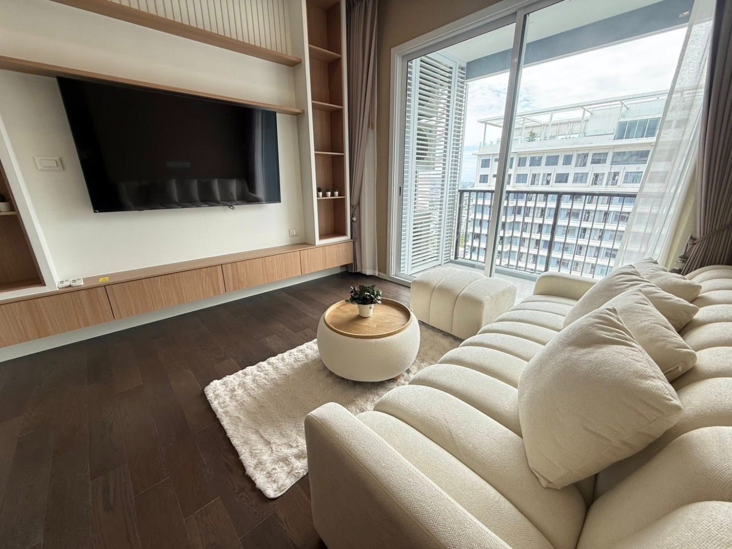 🔥ให้เช่าด่วน🔥 The Saint Residences ชั้น 40 วิวสวนจตุจักร 2 ห้องนอน Built-in ทั้งห้อง ใกล้ MRT พหลโยธิน