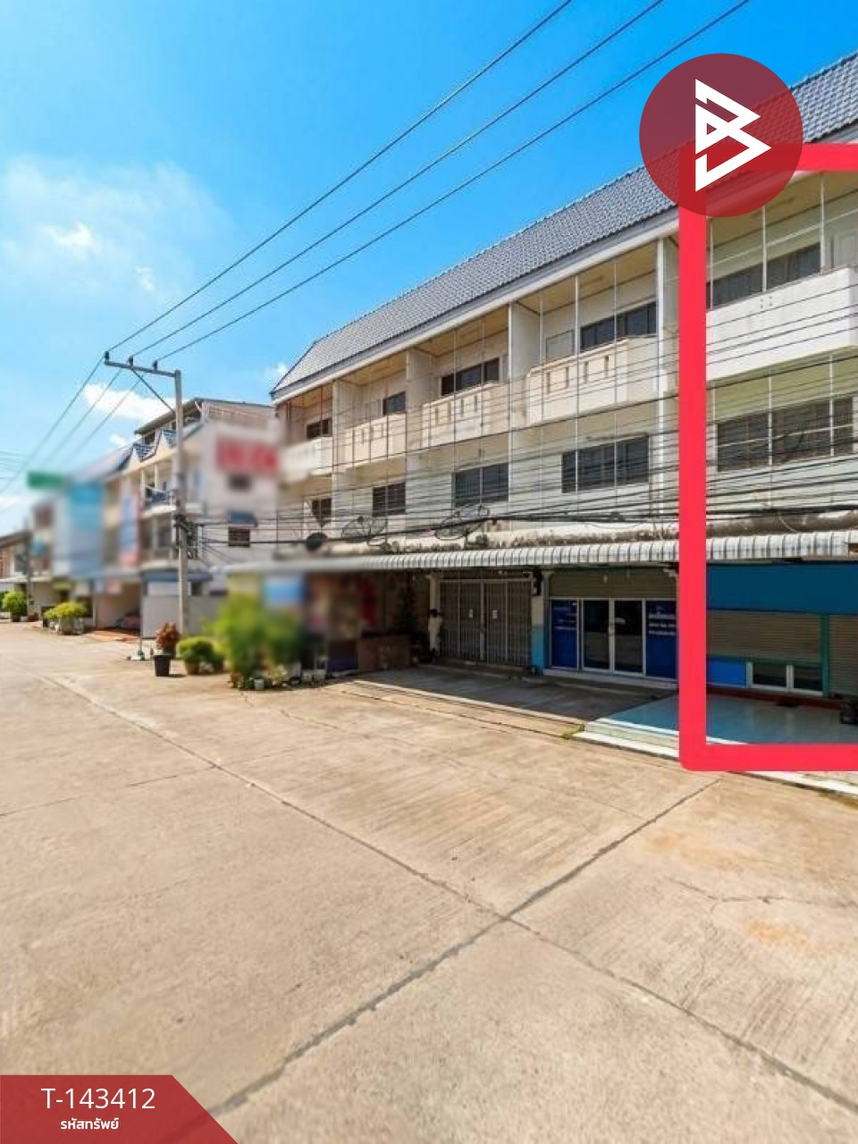 Commercial building for sale, 3 floors, area 23 square meters, Tha It Subdistrict, Uttaradit, good location. Commercial building for sale, 3 floors, area 23 square meters, Tha It Subdistrict, Uttaradit, good location.