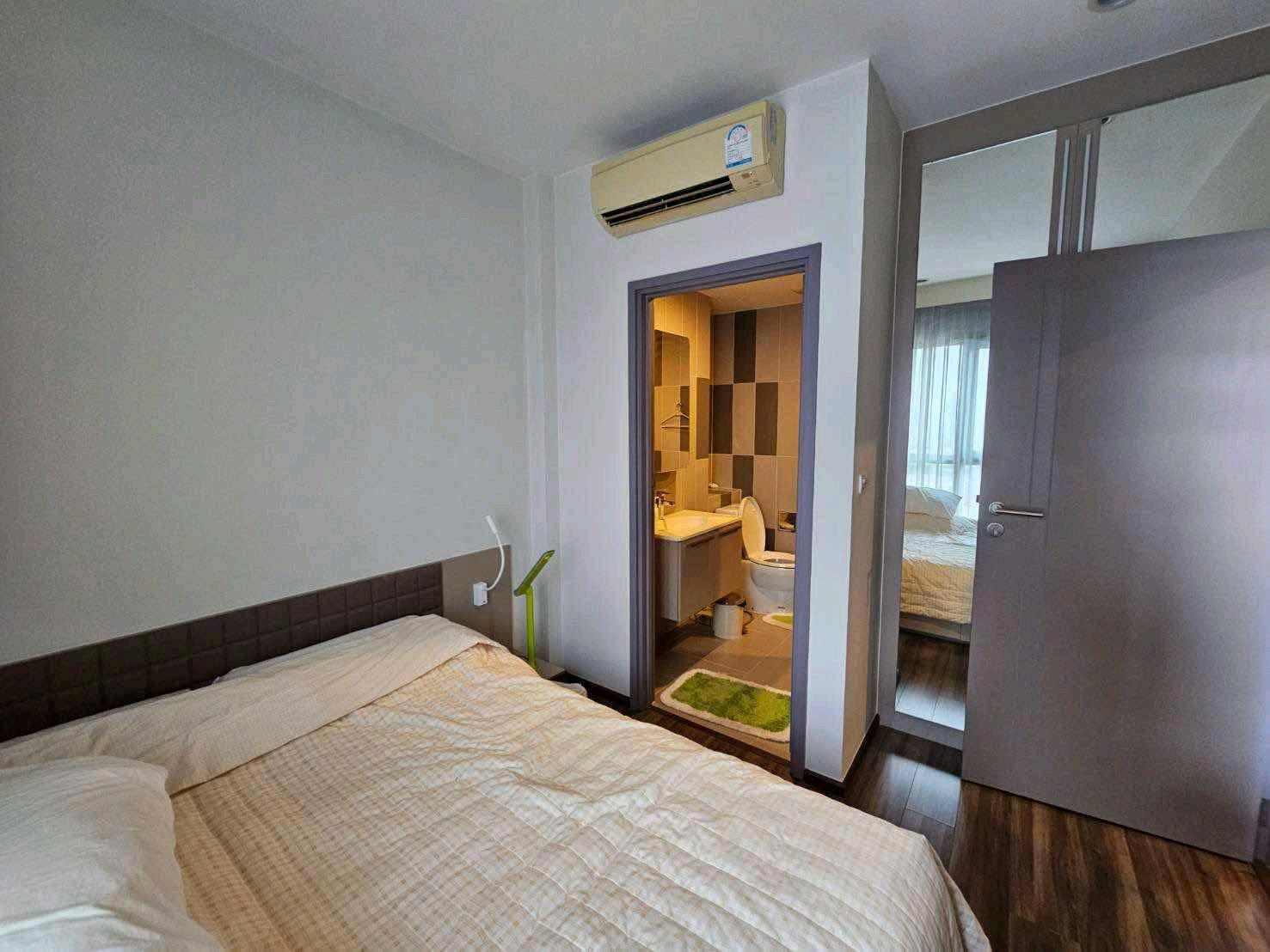 ให้เช่าคอนโด Tel Sathorn - Taksin ใกล้ BTS วงเวียนใหญ่ เพียง 100 เมตร!

ห้องสวย ชั้นสูง วิวดี ทิศเหนือ ไม่ร้อน บรรยากาศเงียบสงบ พร้อมเข้าอยู่

📌 ชั้น 16

พื้นที่: 31 ตร.ม. | 1 ห้องนอน 1 ห้องน้ำ

ทิศเหนือ ไม่ร้อนแดด

เฟอร์นิเจอร์ + เครื่องใช้ไฟฟ้าครบ (เค – รูปที่ 4