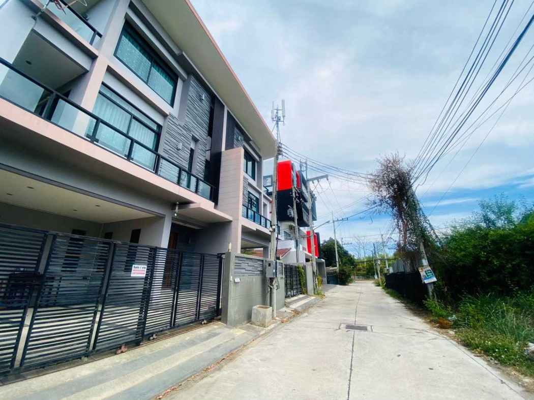 ขาย ทาวน์โฮม บ้านพักตากอากาศ 3 ชั้นซอยหัวหิน 19 ห่างทะเลเพียง 300 เมตร 374 ตรม 50 ตรว – รูปที่ 2
