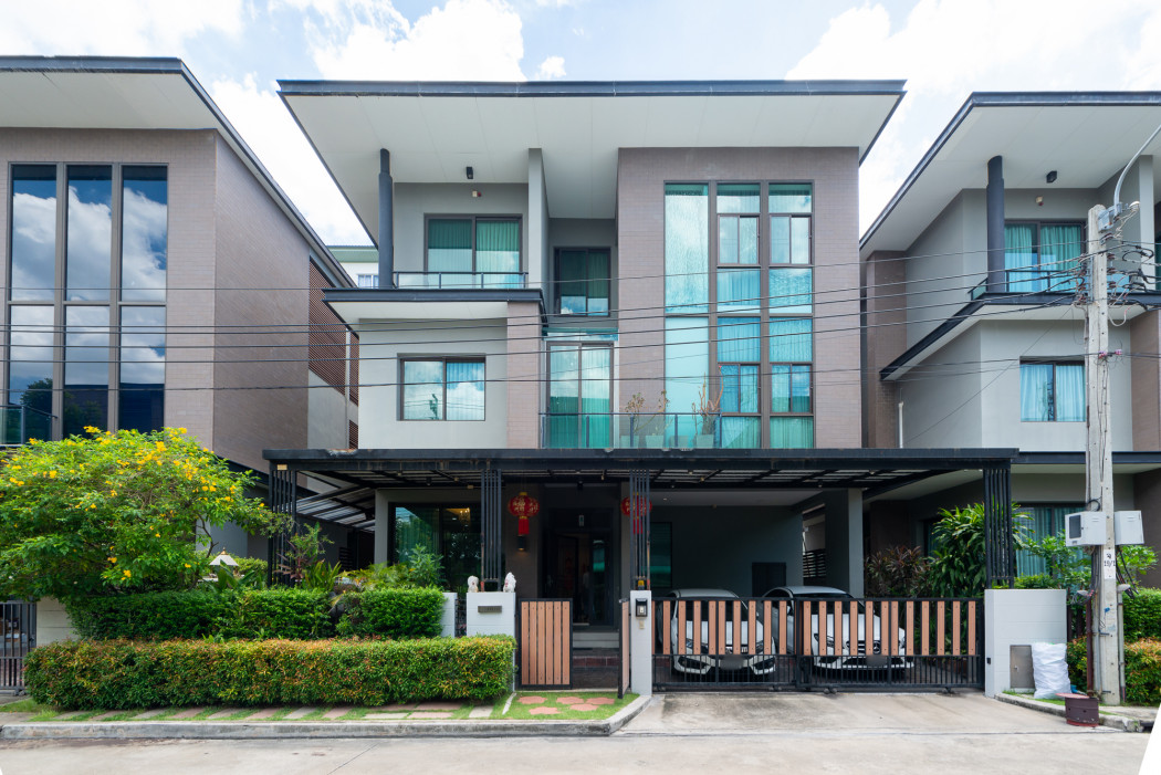 ขายบ้านเดี่ยวหรู 3 ชั้น โซล เอกมัย-ลาดพร้าว พร้อมเฟอร์ ใกล้ทาวน์อินทาวน์ และเลียบด่วนรามอินทรา ขนาด 56 วา ขายบ้านเดี่ยวหรู 3 ชั้น โซล เอกมัย-ลาดพร้าว พร้อมเฟอร์ ใกล้ทาวน์อินทาวน์ และเลียบด่วนรามอินทรา ขนาด 56 วา