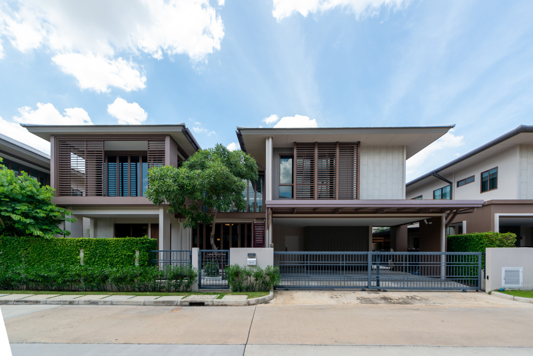 Luxury 2-story detached house for sale, Burasiri Bangkok Kreetha, includes furniture, near The Mall Bangkapi, 77 sq.wa. Luxury 2-story detached house for sale, Burasiri Bangkok Kreetha, includes furniture, near The Mall Bangkapi, 77 sq.wa.