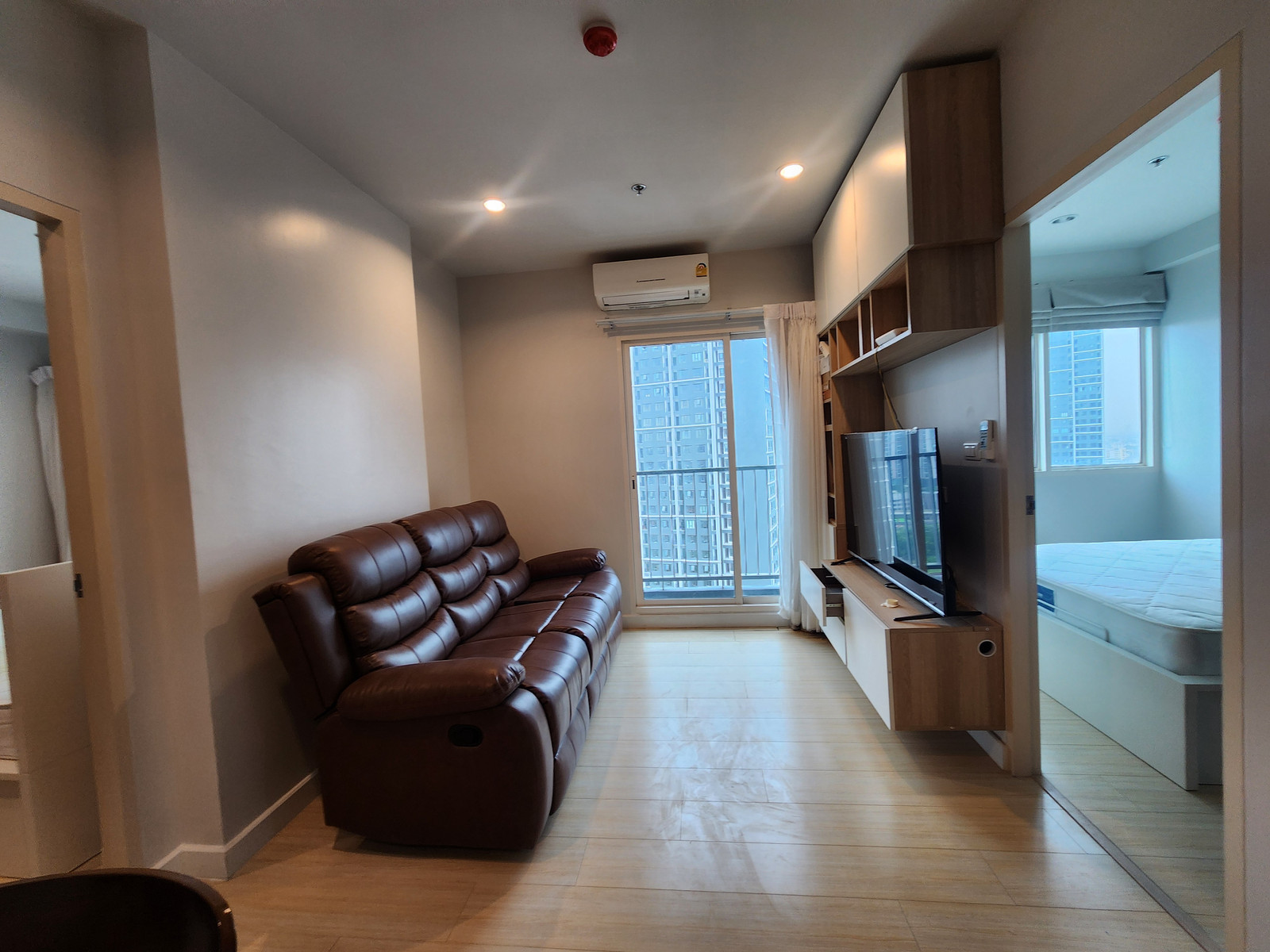 Modern 3-Bedroom Condo Near BTS Wutthakat, Metro Sky Wutthakat Condo