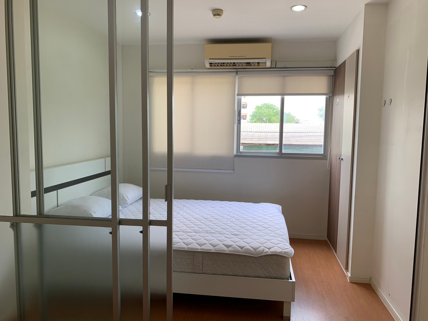 ขายห้องที่ ลุมพินี คอนโดเทาว์ นิด้า-เสรีไทย อาคาร A ใกล้ นิด้า รามคำแหง บางกะปิ MRT สายสีเหลือง (ขายพร้อมเฟอร์)