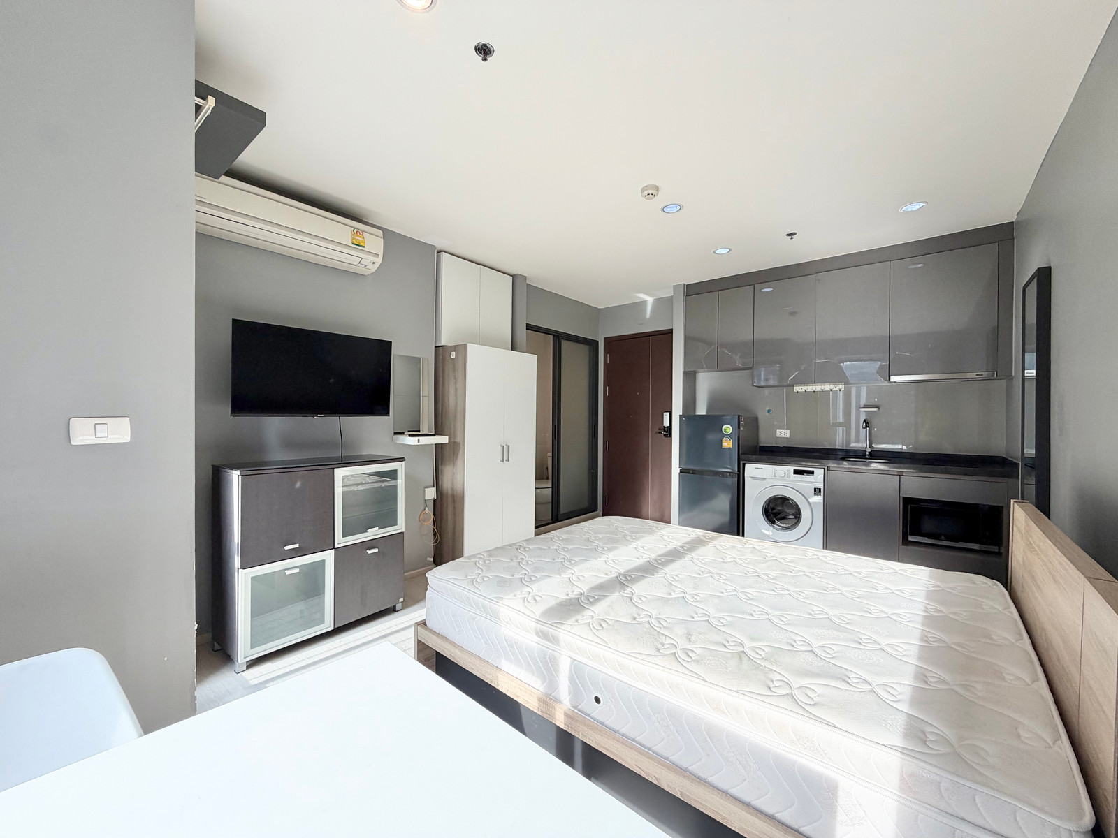 ขายถูกสุดในโครงการ! Rhythm Asoke ห้องสตูดิโอ ชั้นสูง แต่งเฟอร์ครบ พร้อมอยู่ ใกล้ MRT พระราม 9 เพียง 2.59 ล้าน – รูปที่ 3