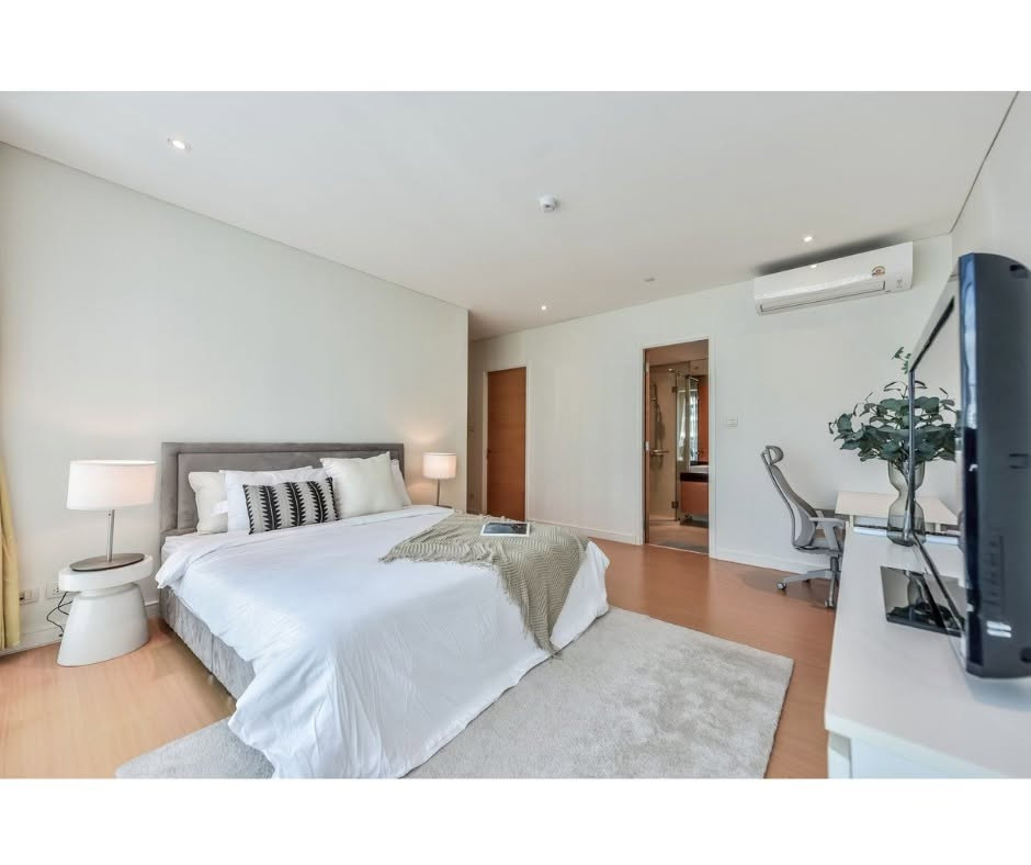 ST655/Luxury condo for rent, Fullerton Sukhumvit, 18th floor, open city view. Pets allowed, near BTS Ekkamai. ST655/Luxury condo for rent, Fullerton Sukhumvit, 18th floor, open city view. Pets allowed, near BTS Ekkamai.