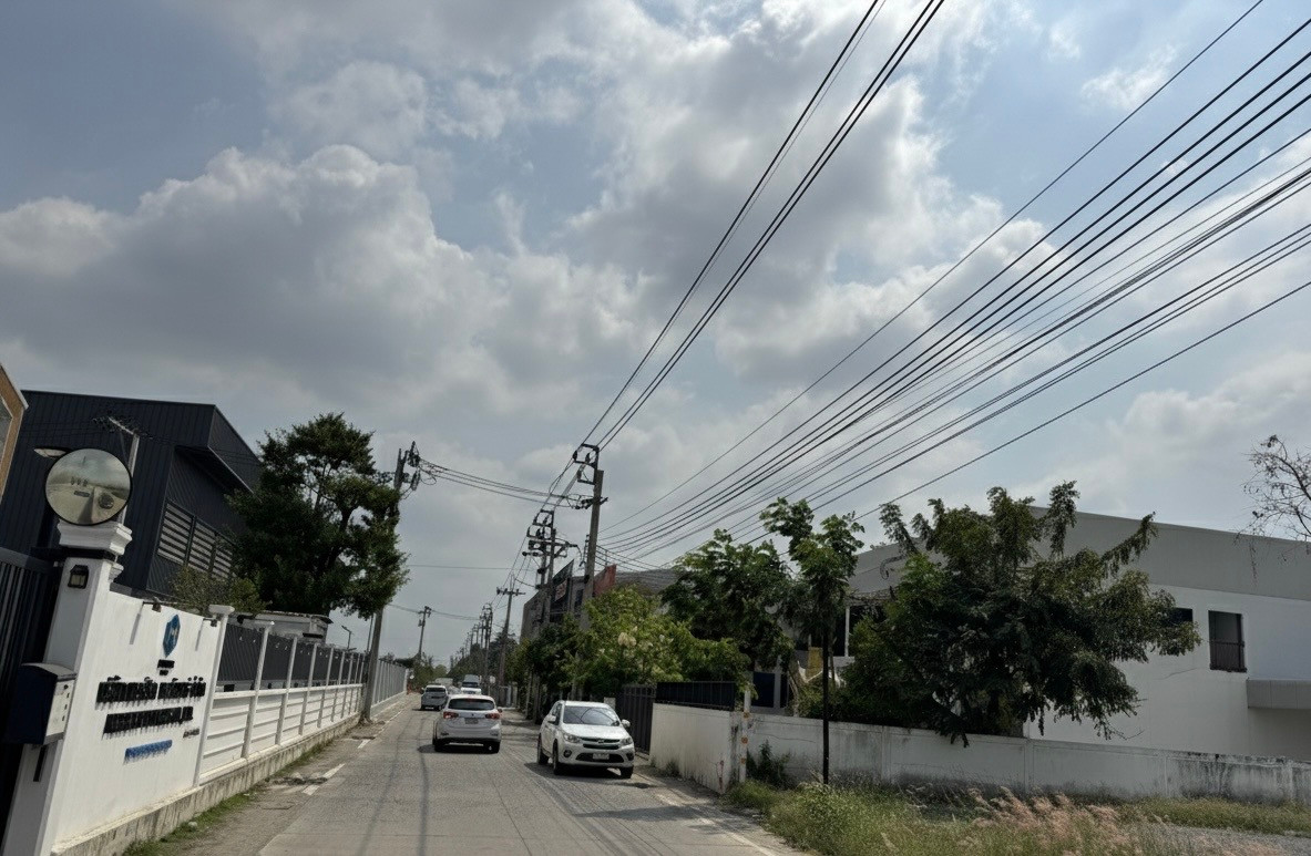 100-200 square wah, very wide frontage, convenient to travel, build a house, office, warehouse, warehouse, convenient to travel, very wide frontage, close to the fresh market, hospital, Suvarnabhumi Airport. King Mongkuts University Electric trains and mo – รูปที่ 4