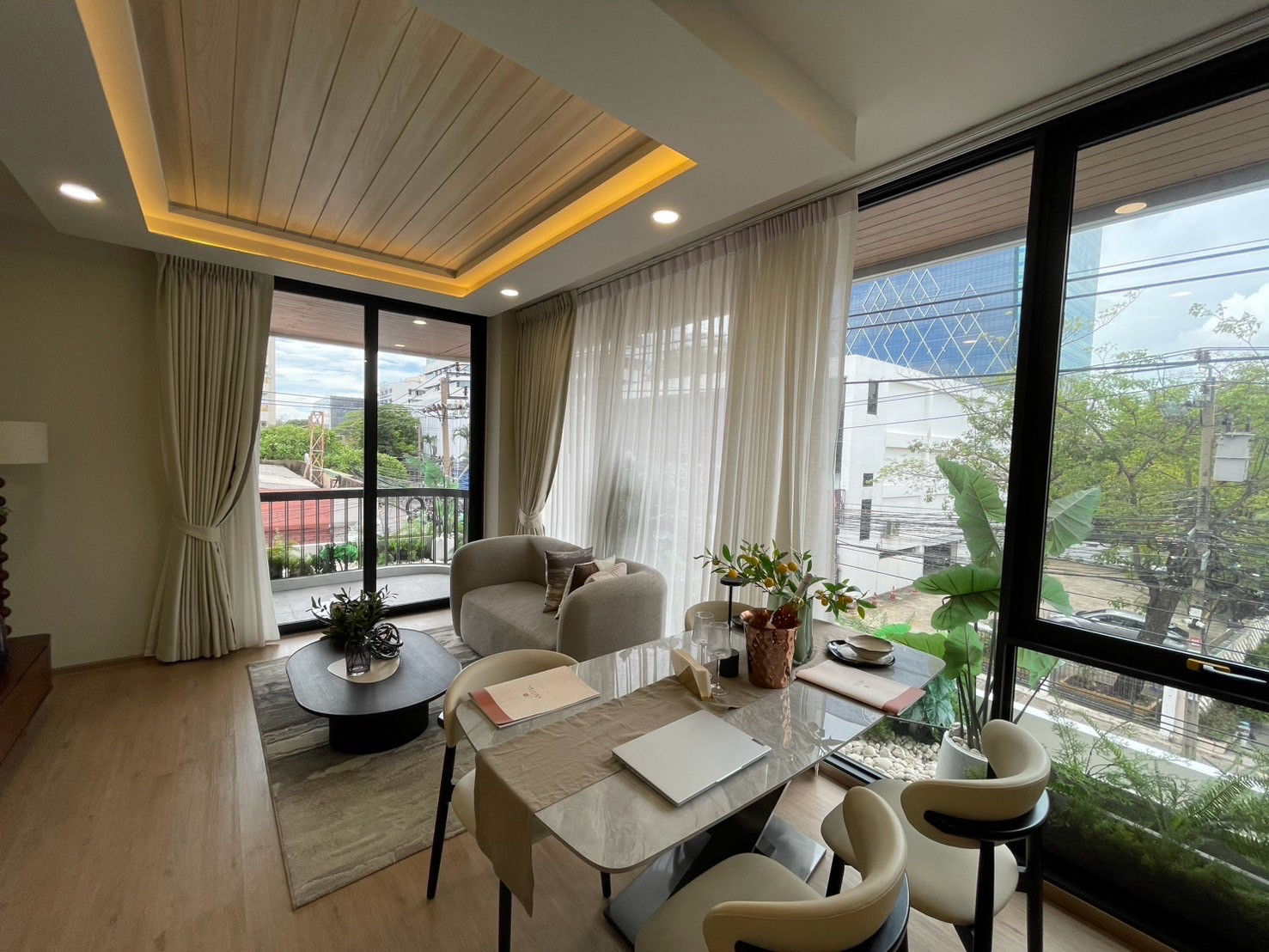 ขายคอนโด Aritier Penthouse At Ari อารีเทียร์ เเอท อารีย์ เพนท์เฮ้าส์ใจกลางอารีย์(ลิฟต์ส่วนตัว 24:1) ห้องมุม
ขายคอนโด Aritier Penthouse At Ari อารีเทียร์ เเอท อารีย์ เพนท์เฮ้าส์ใจกลางอารีย์(ลิฟต์ส่วนตัว 24:1) ห้องมุม