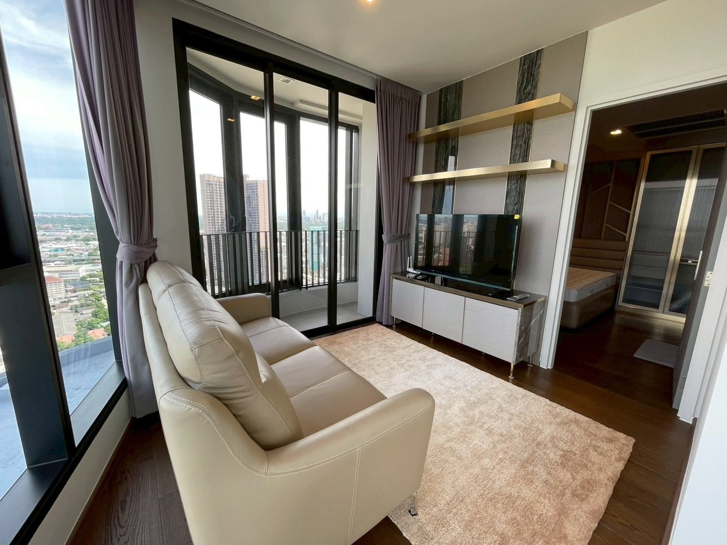 For Rent Ideo Q Sukhumvit 36   1bed size 46.5 sq.m. F/F High floor Corner unit