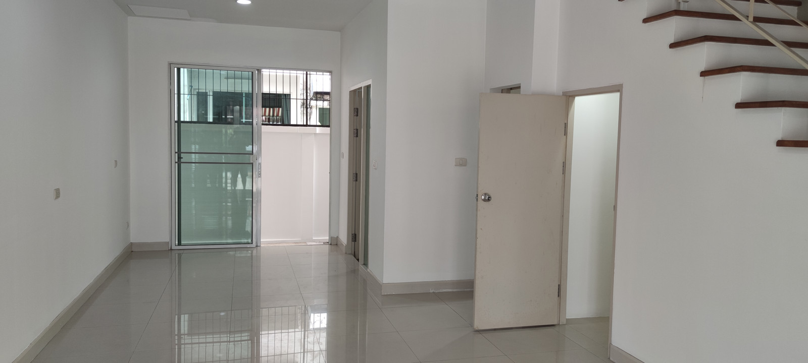 บ้านกลางเมืองสาทรตากสิน2 ขาย5,600,000 เช่า23,000 ติดรถไฟฟ้าวุฒากาศ Townhome Sathorn Taksin 2 for sale: 5,600,000 THB, For rent: 23,000 THB. Near to BTS Wutthakat – รูปที่ 3