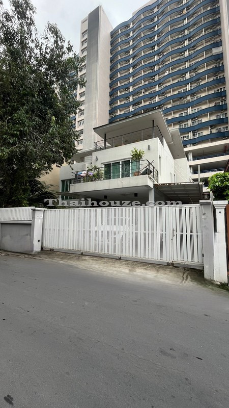 บ้านเดี่ยว 3 ชั้น ใจกลางเมืองย่านซอยพหลโยธิน 24 จอมพล จตุจักร