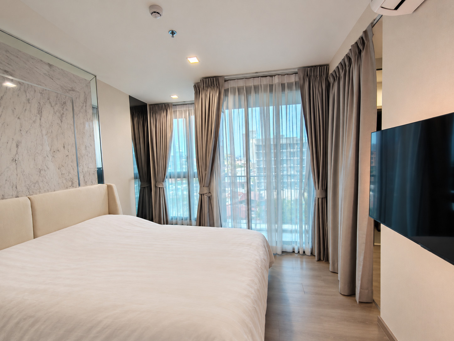 Special Discount Price (For Sale) Condo: The Line Phahonyothin Park B Type: 1 Bedroom, 1 Bathroom Area: 41 sq.m.