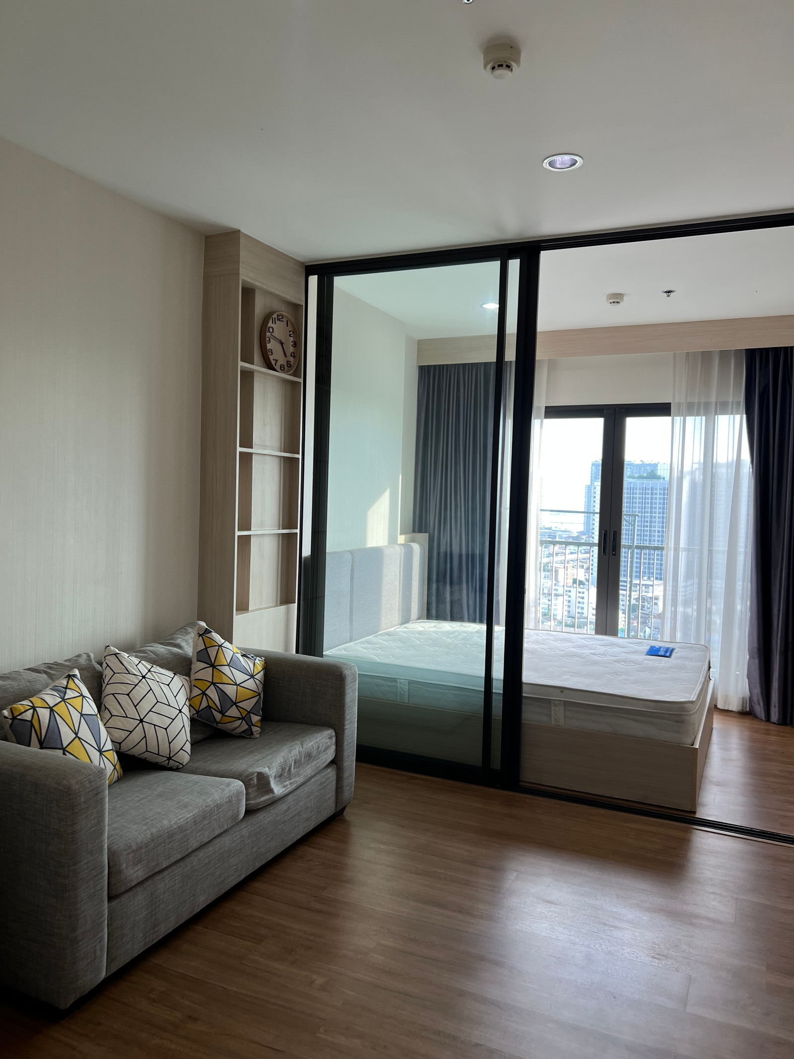 Urgent rent, garden floor and swimming pool. Urgent rent, garden floor and swimming pool.