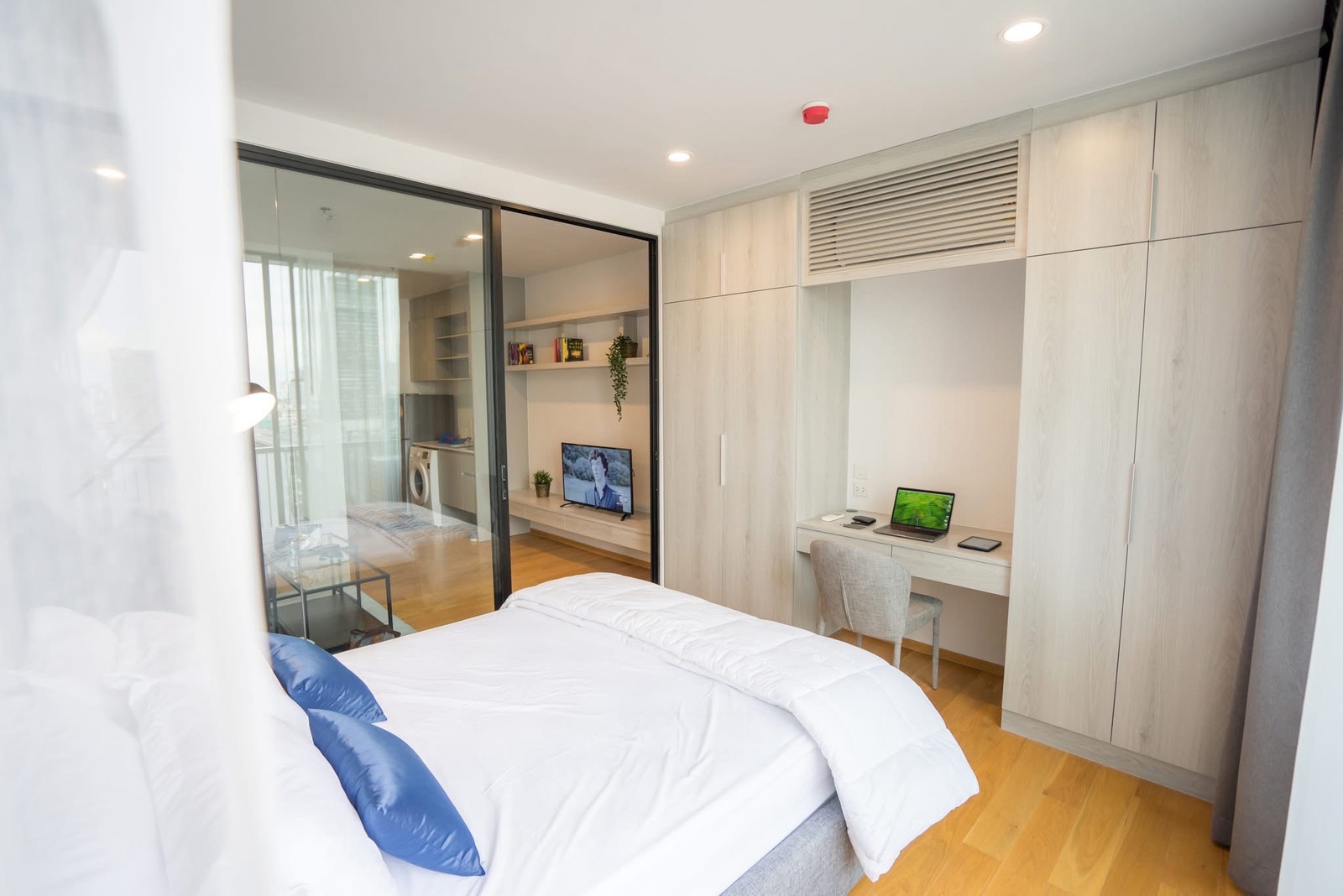 ✨ For rent Noble Revo Silom | Prime location Sathorn-Silom | Open city view, 1 bedroom, near BTS Surasak 3 minutes.