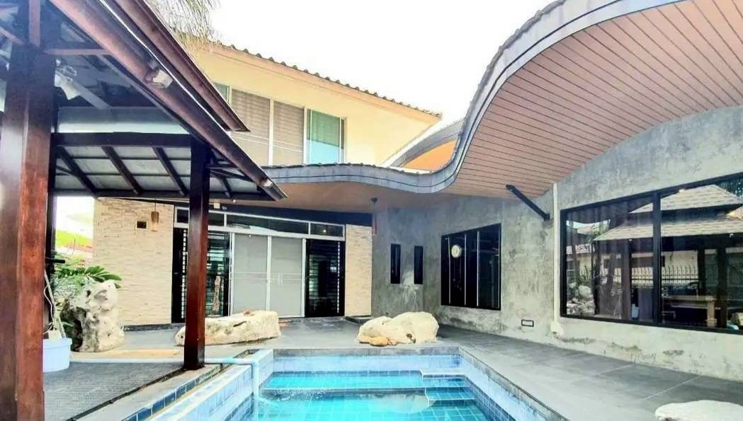 🪴ให้เช่าบ้าน Pool Villa 🏊🏻พร้อมสระว่ายน้ำ🏊🏻‍♂️ ทำเลรัชดานิเวศน์ ซอย 12📍ใกล้แยกเหม่งจ๋าย / MRT ห้วยขวาง